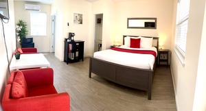 Queen Room Photo 1