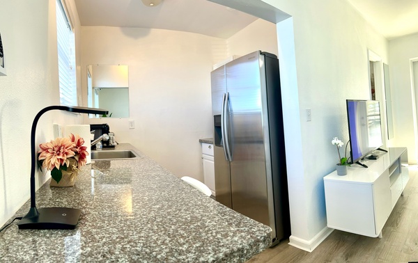 #11 Beach View Suite Photo 2